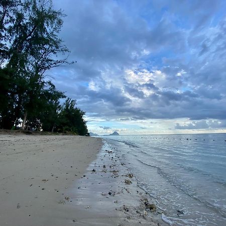 Sandstone Apartment A Walk To The Beach Flic en Flac Luaran gambar