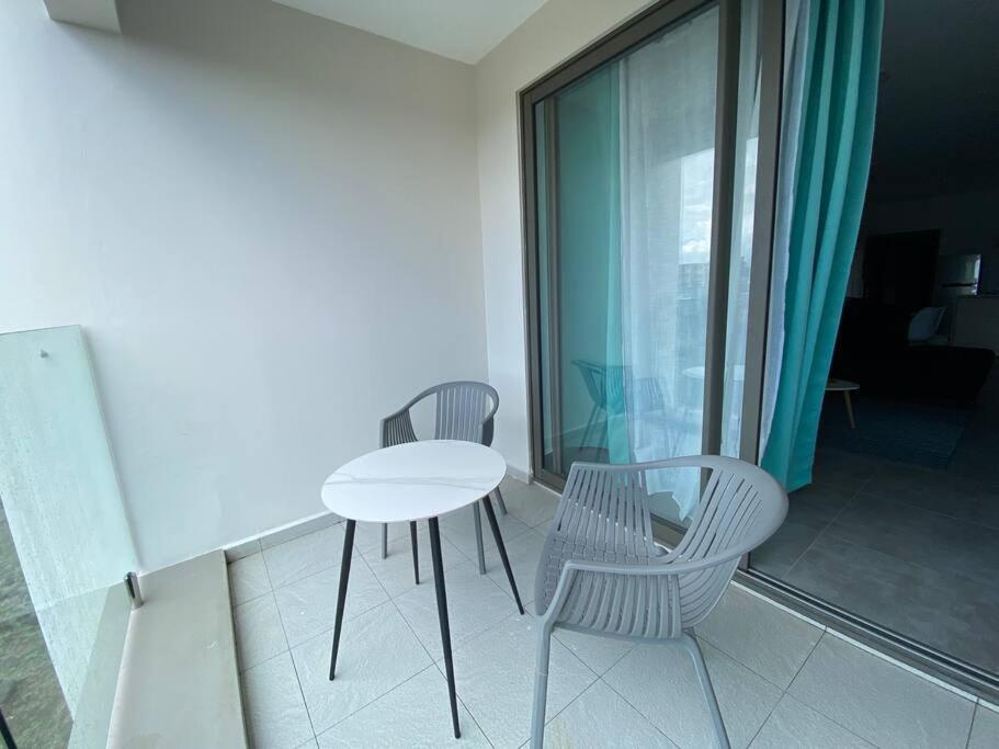 Sandstone Apartment A Walk To The Beach Flic en Flac Luaran gambar