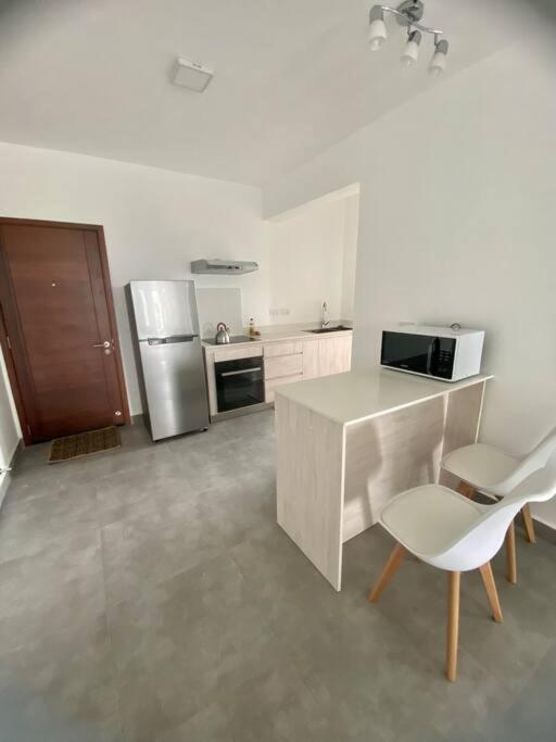 Sandstone Apartment A Walk To The Beach Flic en Flac Luaran gambar