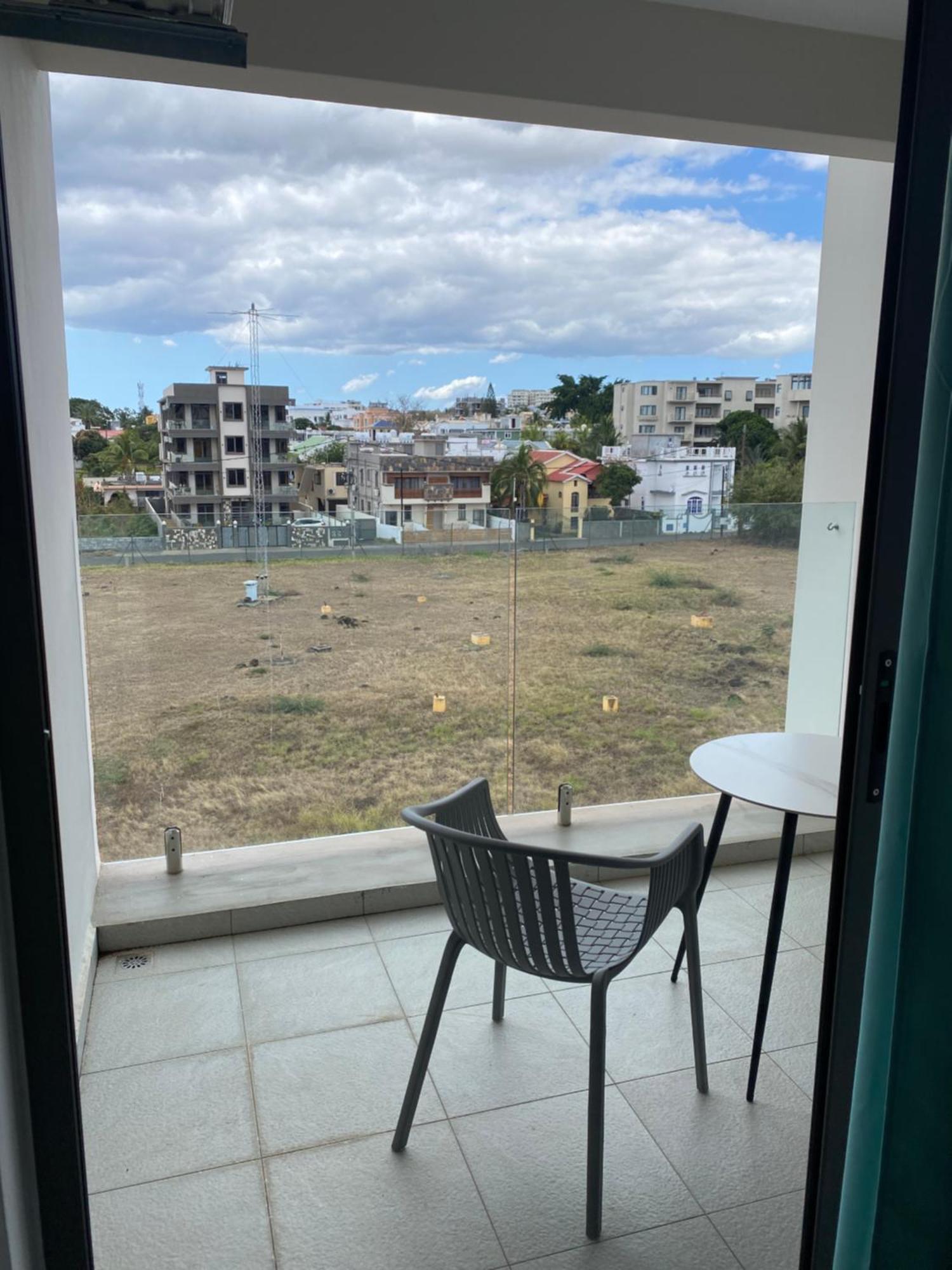 Sandstone Apartment A Walk To The Beach Flic en Flac Luaran gambar